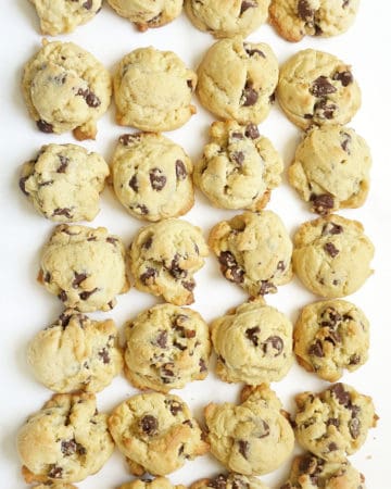 arranged chocolate chip cookies with pudding mix