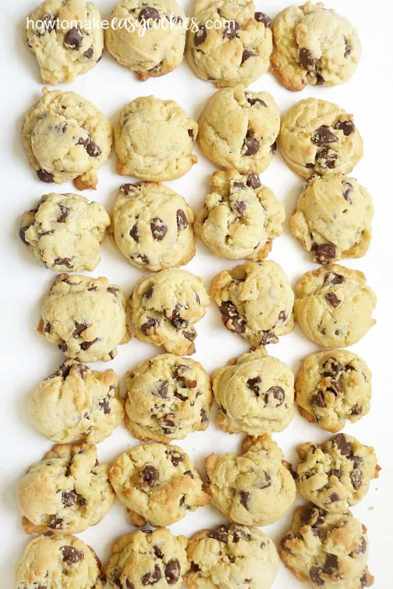 arranged chocolate chip cookies with pudding mix
