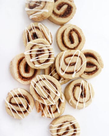 cinnamon roll cookies with icing