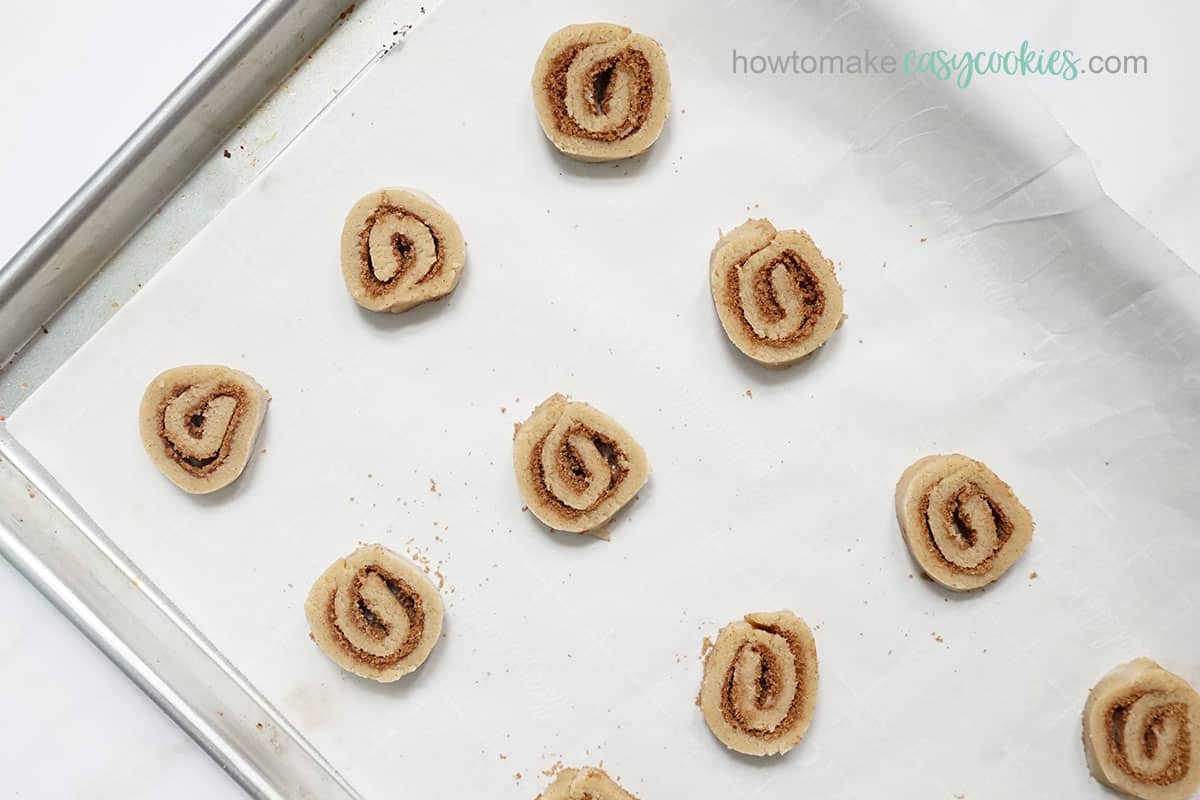 cinnamon roll cookies slice and bake on baking tray