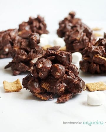 marshmallow and chocolate cereal clusters with Golden Grahams